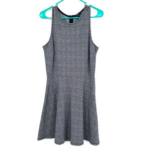 Gap‎ size medium sleeveless a line dress hidden rear zip black white print